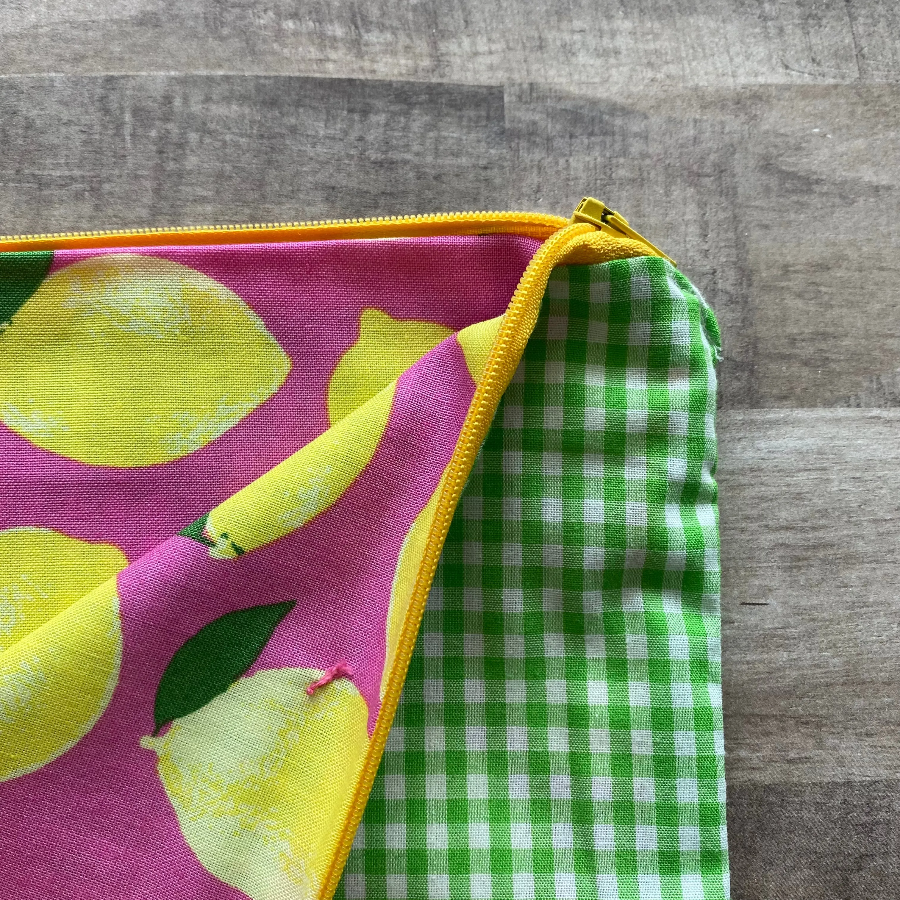 Green Gingham Zipper Bag