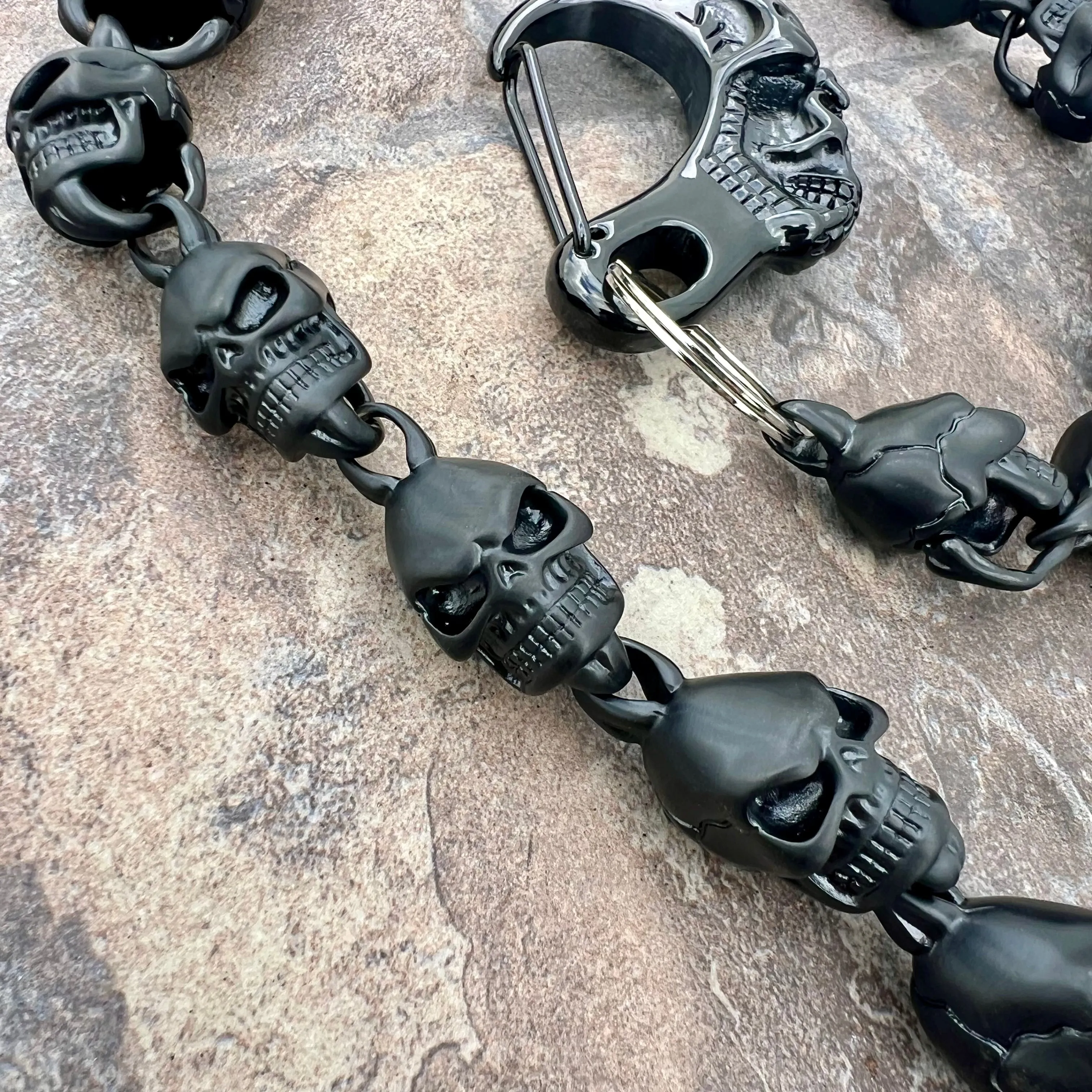 Hellride Classic Skull Wallet Chain Black 1.5 - W/ Black Scream Clasp