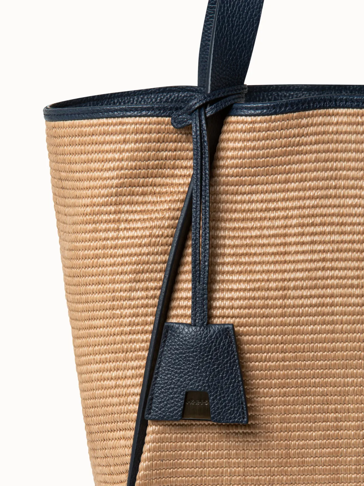 Kleine Alex-Handtasche aus Raffia-Bast-Gewebe