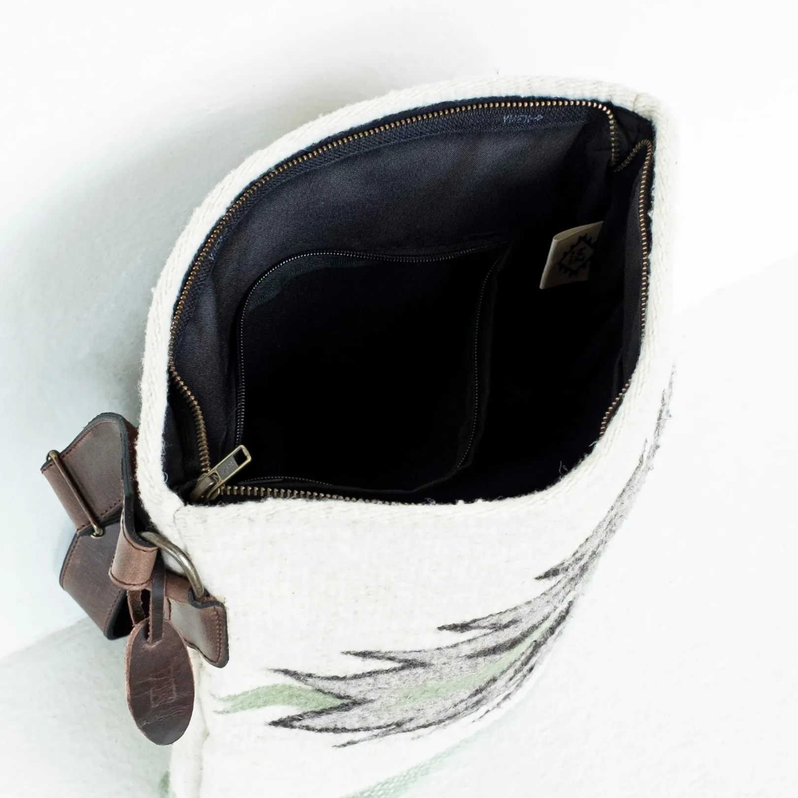 Sendero Shoulder Bag
