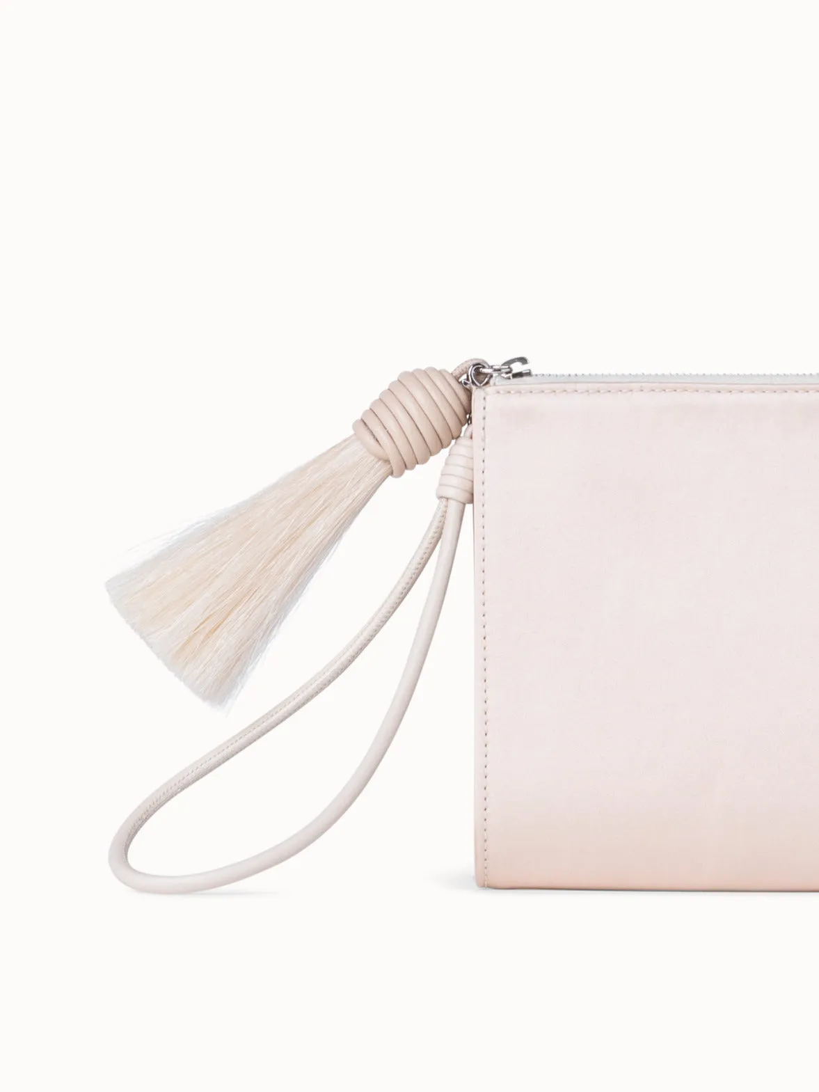 Tassel Pouch aus Satinstoff